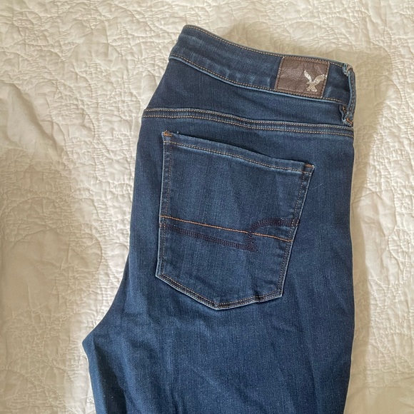American Eagle Hi-Rise Dark Wash Jegging Jeans - Size 14 - Picture 4 of 6